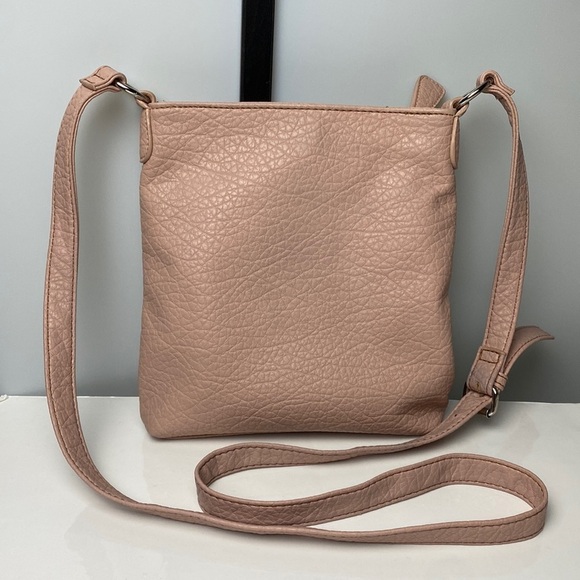 Preloved Nine West Textured Crossbody Adjustable Strap Bag Colour Shade of Peach - Picture 5 of 17